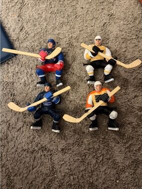 Set of 4 NHL  Tabletop Hockey Player Figures with moveable waist to move stick